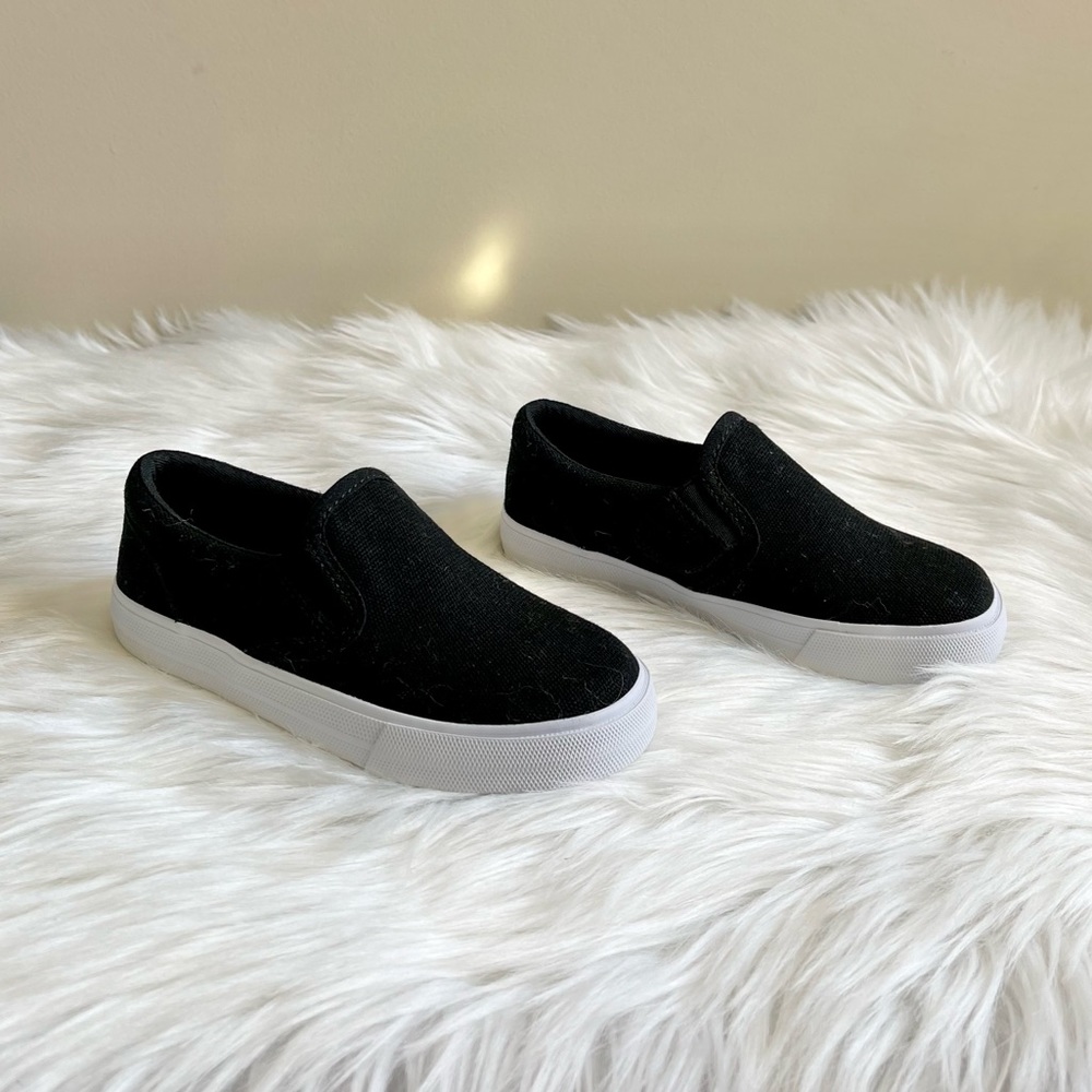 NWOT Children’s Place Black Slip On shoes - Picture 3 of 7